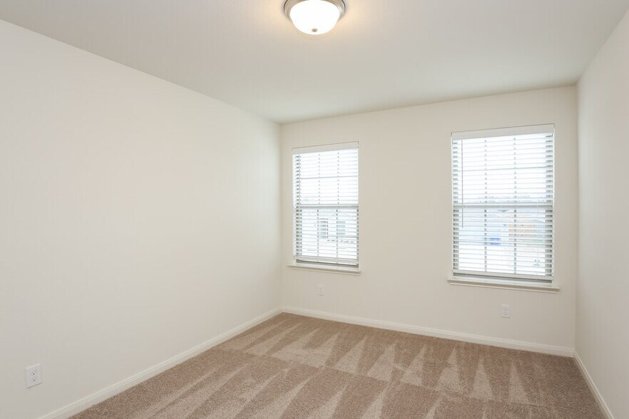 Building Photo - 14343 Shady Br Trl