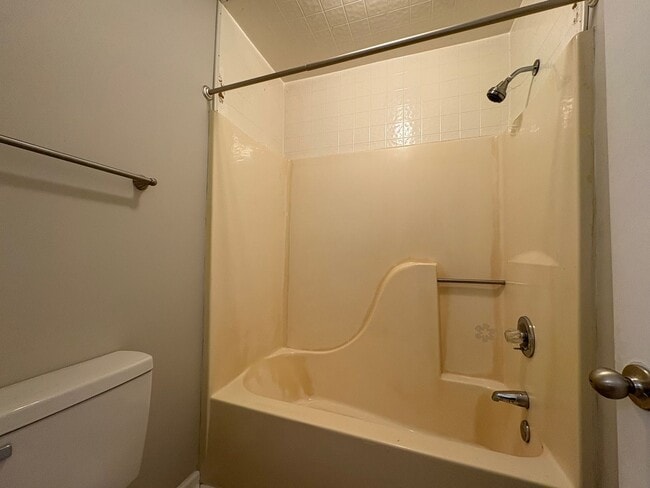 Building Photo - For Rent