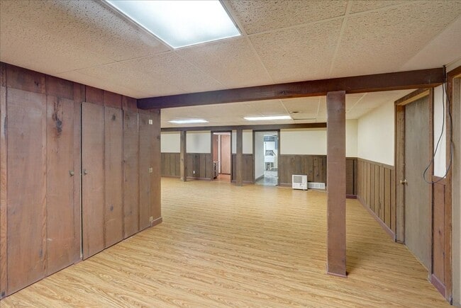 Building Photo - Parkwood Hills – Spacious 4 Bedroom, 3 Bat...