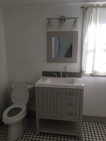 Building Photo - 259 River St Ext