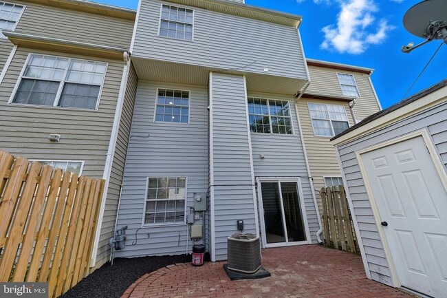 Building Photo - 11170 Hamlet Ct