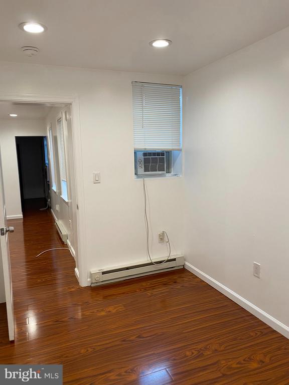 Building Photo - 918 S 12th St