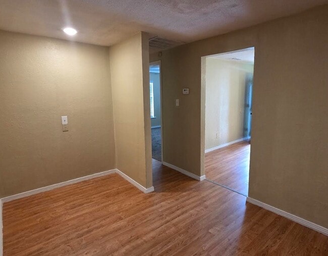 Building Photo - 1211 3rd St