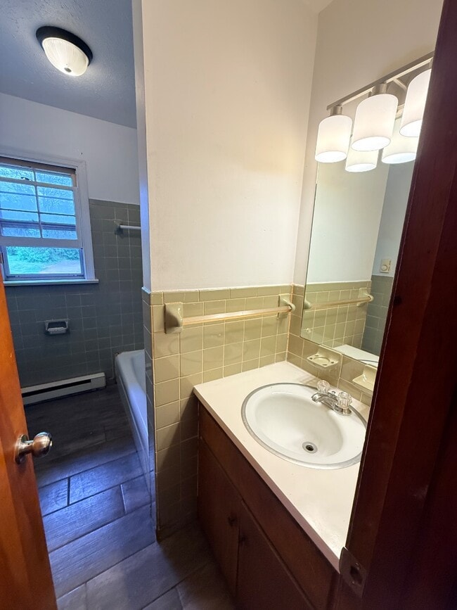 Building Photo - 185 Loch Ln