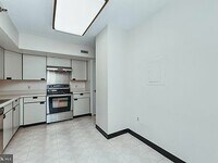 Building Photo - 4550 N Park Ave