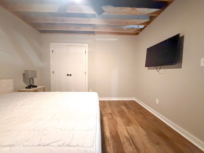 Building Photo - 209 S Church St