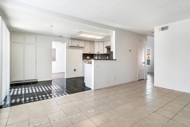 Building Photo - 12579 Santa Fe Trail