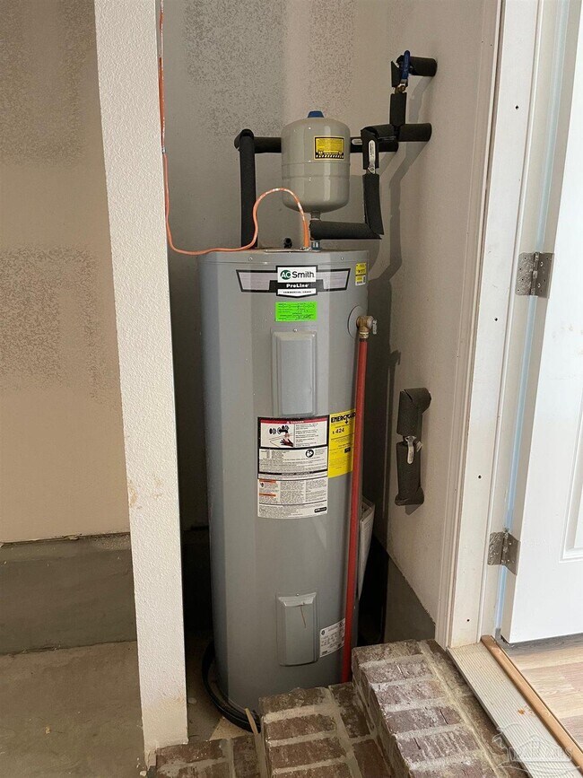 Building Photo - 10942 Blacktail Loop