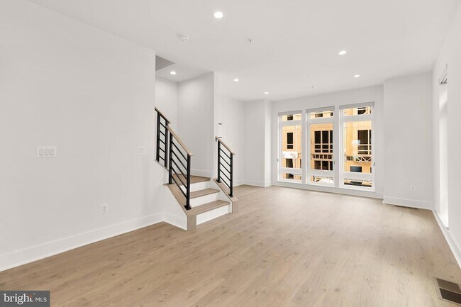 Building Photo - 39 Lower Service Ct NW