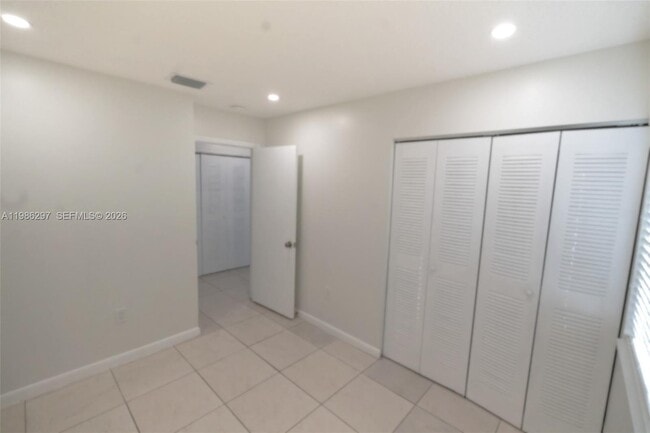 Building Photo - 21009 SW 124th Ave Rd