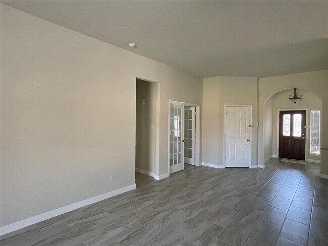 Building Photo - 5934 Heathmoor Ln
