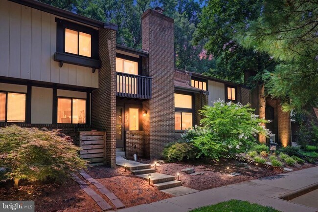 Building Photo - 2105 Glencourse Ln