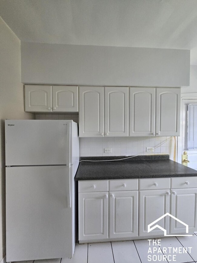 Building Photo - 918 Reba Pl