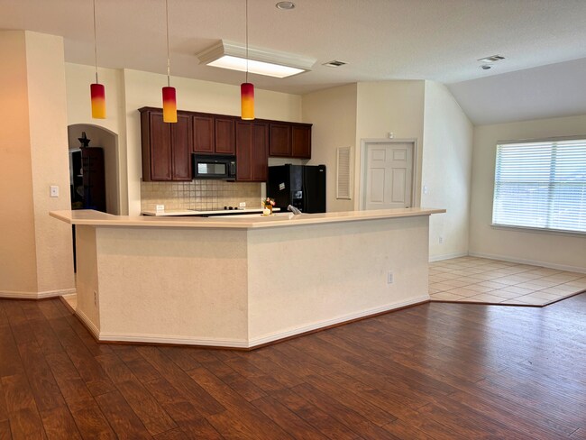 Building Photo - 56 Medici