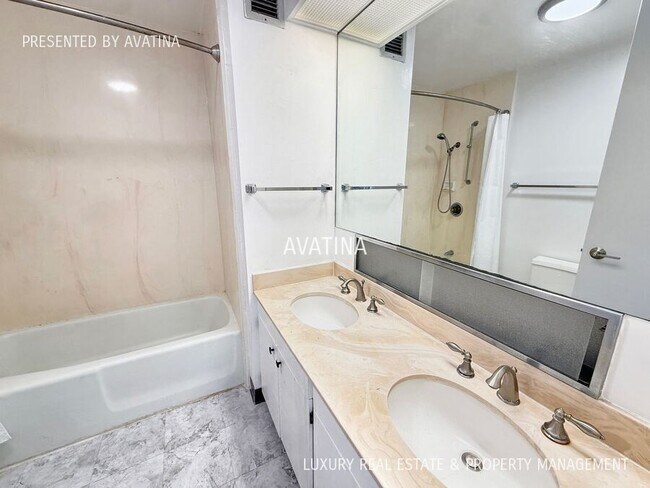 Building Photo - 1212 Punahou St