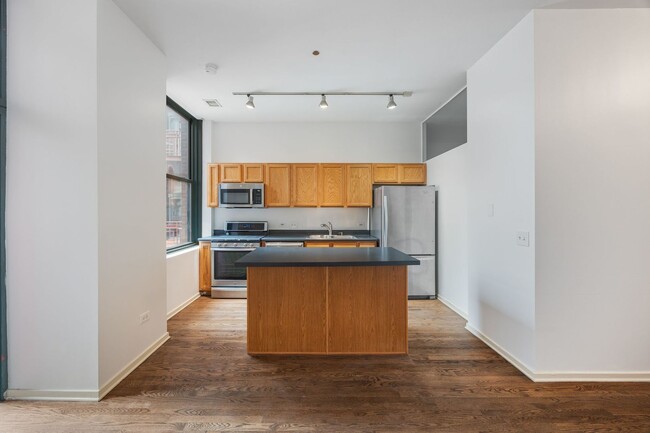Building Photo - 208 W Washington St