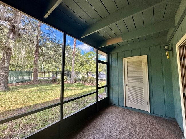 Building Photo - 501 SW 75th St