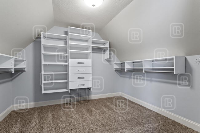 Building Photo - 414 W 29th Ave