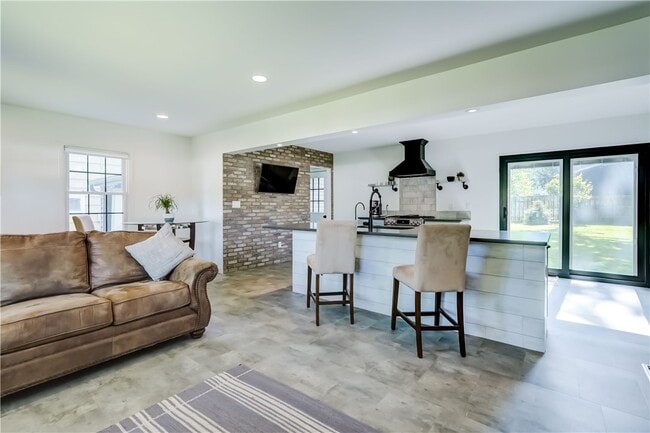 Building Photo - 20 Meadow View Dr