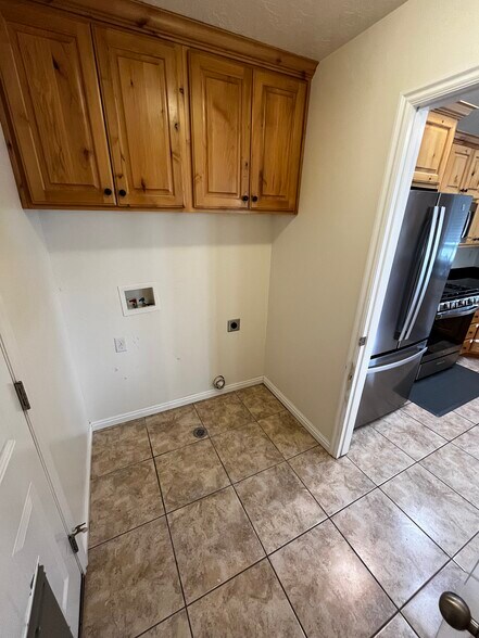 Building Photo - 1007 W 1500 S