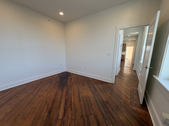 Building Photo - 901 Fifth Street - 302