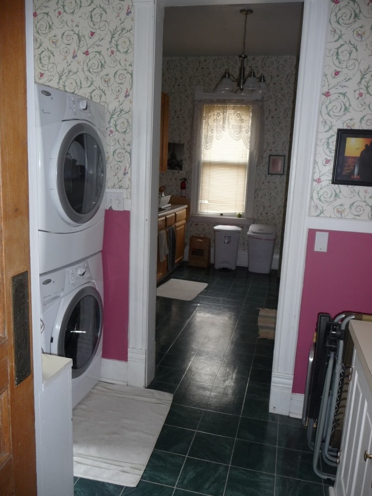 laundry room north view - 617 W South St
