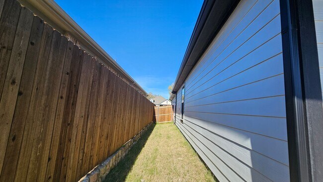 Building Photo - New Home For Rent!