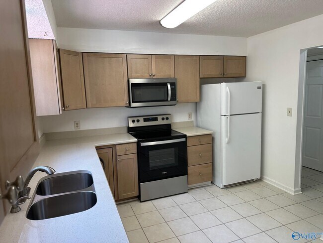Building Photo - 212 Green Springs Ln