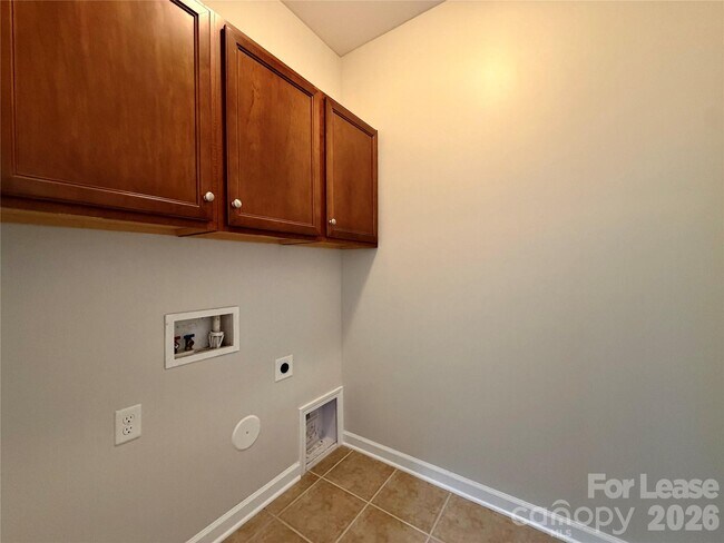 Building Photo - 9416 Segundo Ln