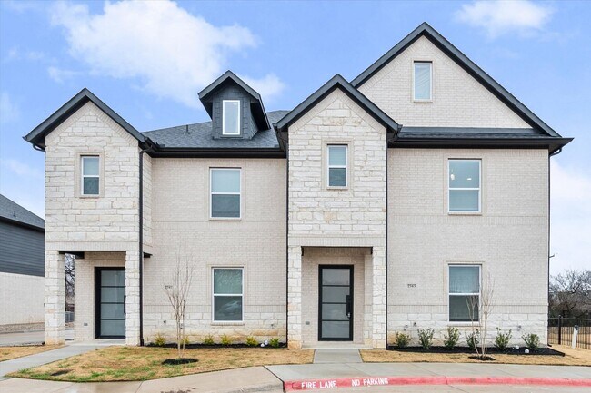 Primary Photo - Brand New Luxury Townhouse in West Arlington