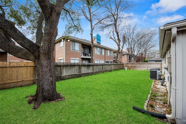 Building Photo - 12131 Ella Lee Ln