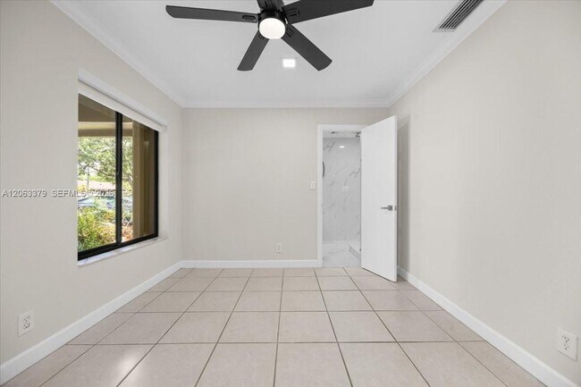 Building Photo - 4201 W Sailboat Dr