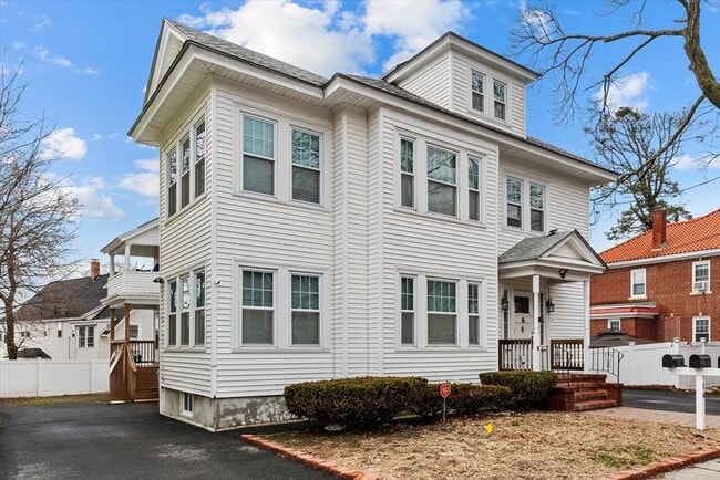 Building Photo - 16 Campo Seco St