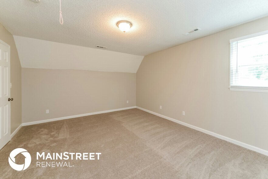 Building Photo - 2359 Oakton Dr