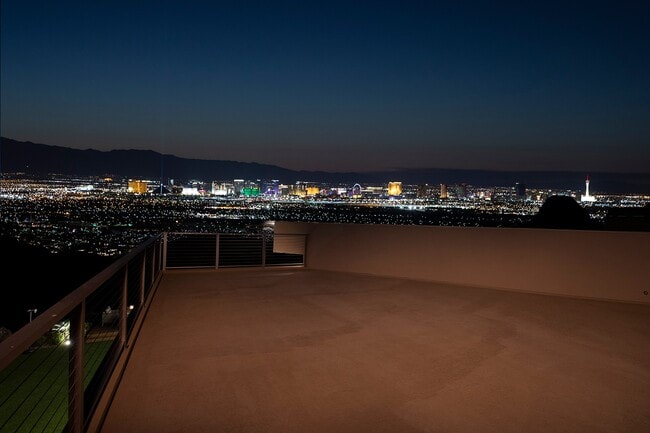 Building Photo - 661 Dragon Peak Dr