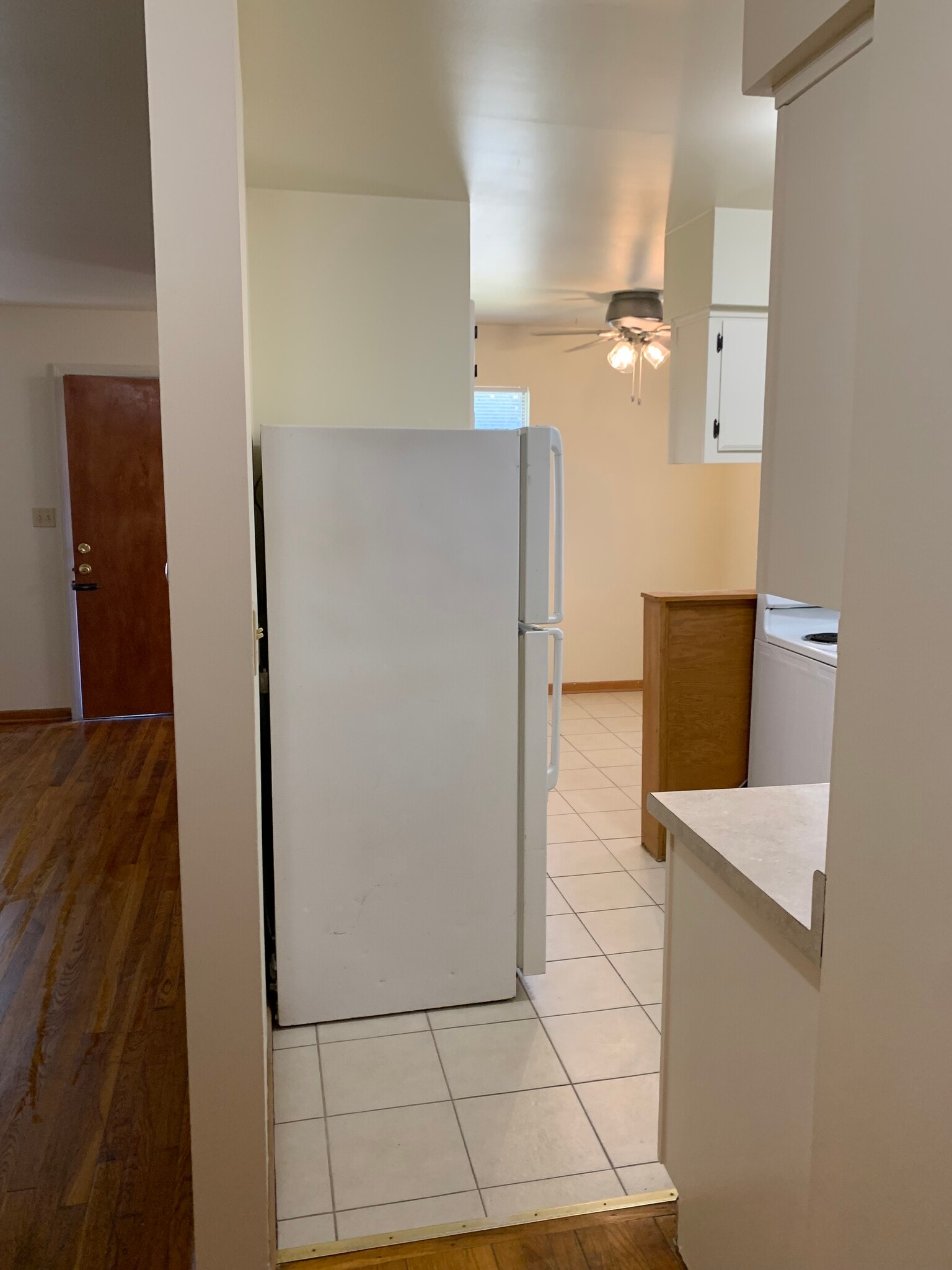 Looking into kitchen - 2537 Parkwood Ave