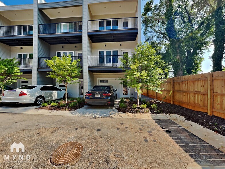 Building Photo - 1447 Walker Pl SE