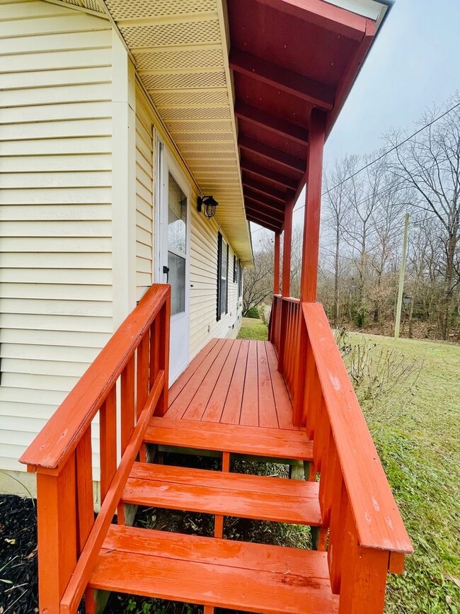 Building Photo - Move In Special : 1st Month Rent Only $644.50 !
