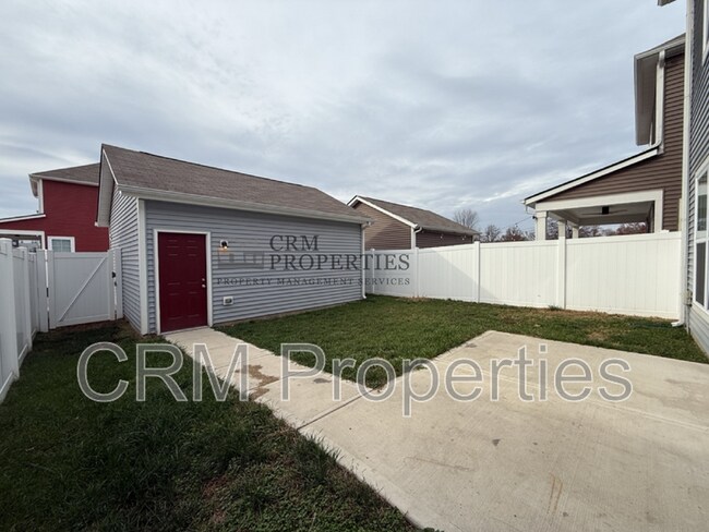 Building Photo - 326 N Warman Ave