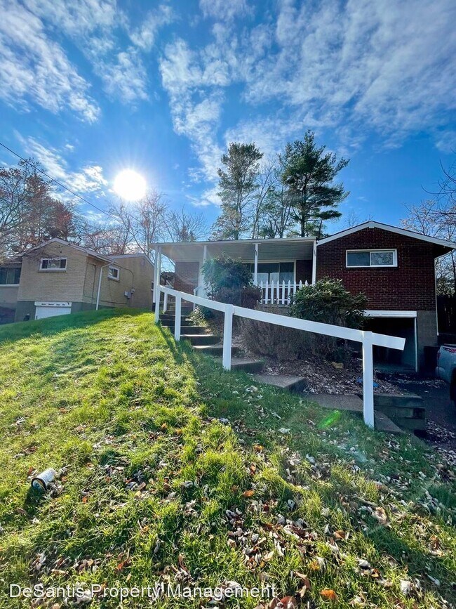 3 br, 1.5 bath House 11032 Azalea Drive 11032 Azalea Dr Pittsburgh