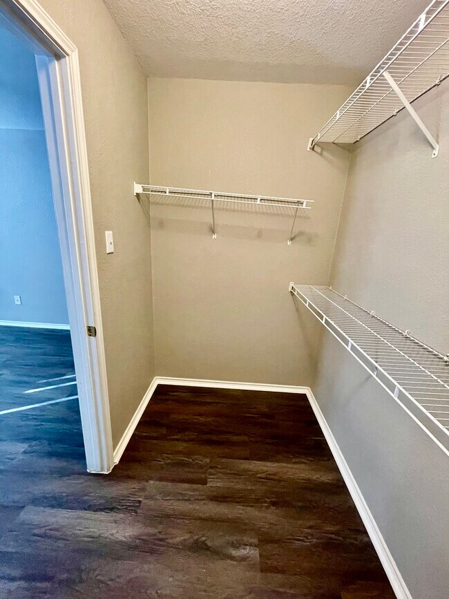 Building Photo - 13804 Harris Ridge Blvd