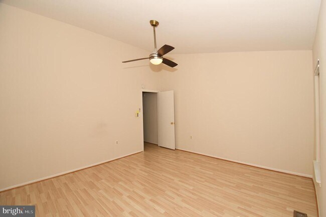 Building Photo - 21 Earth Star Pl