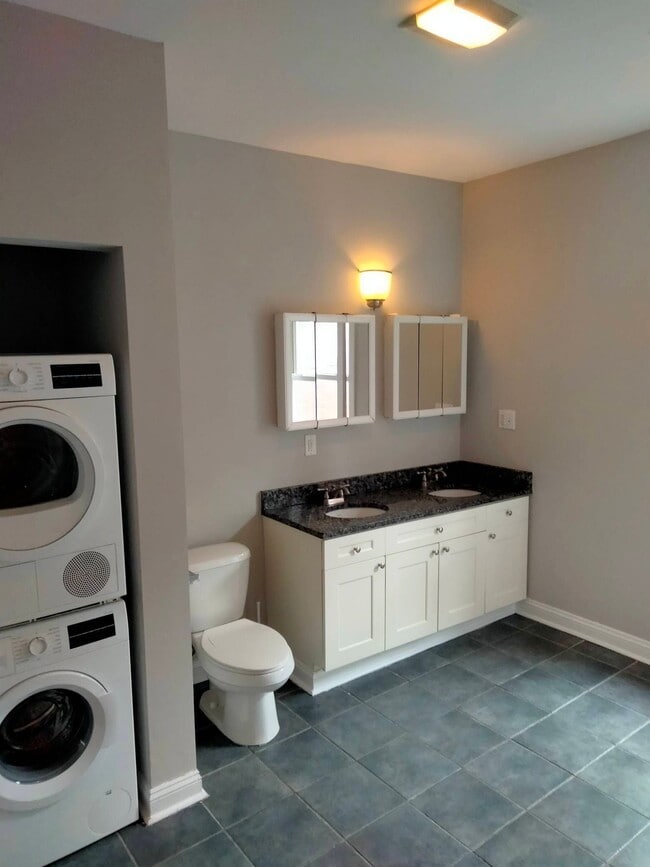 Building Photo - 10-12 Hawthorn St