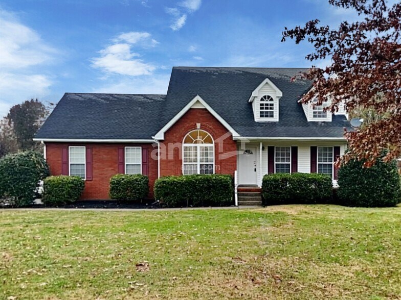 Primary Photo - 204 Creekwood Dr