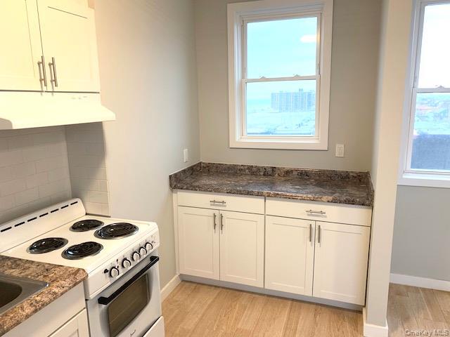 Building Photo - 215 E Broadway