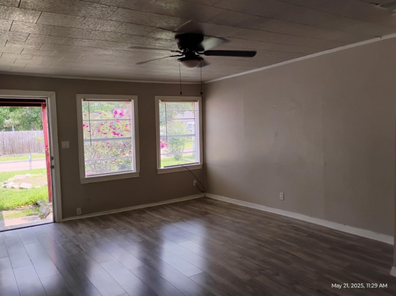 Building Photo - 5954 Doolittle Blvd