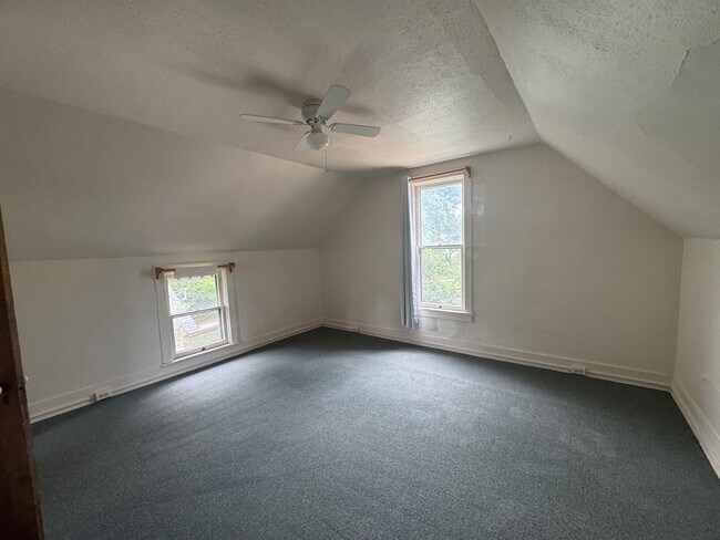 Building Photo - 403 Maxwell Ave