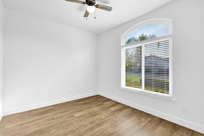 Building Photo - 10556 E Greenbury Way