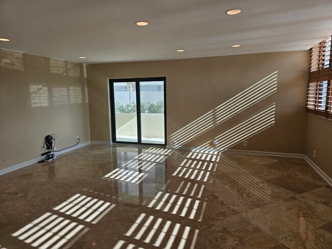 Building Photo - 1501 S Flagler Dr