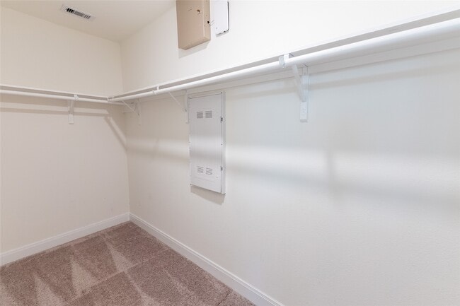 Building Photo - 27646 Mesabe Dr